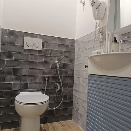 Romi Πανσιόν 4*