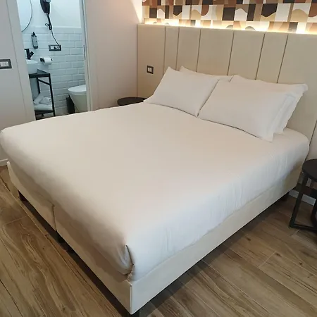 Romi Πανσιόν 4*