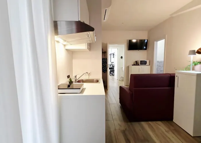 Romi Guest house