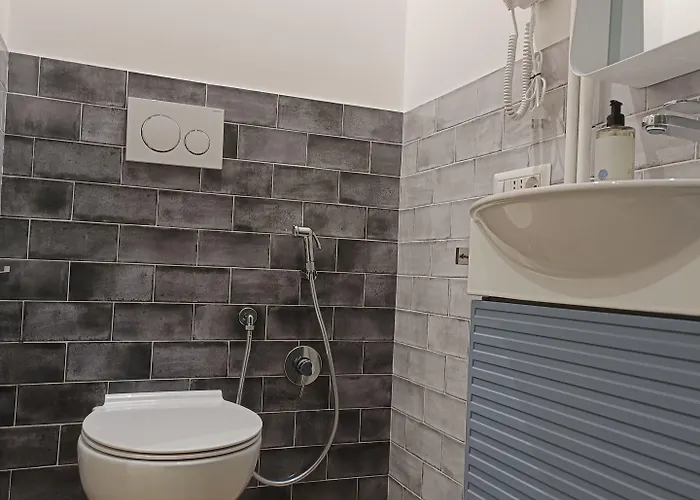 Romi בית הארחה 4*